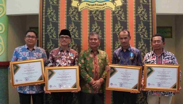 FC9FB0FC-E2D4-48B6-B294-A5097A51E16B